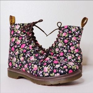 Dr Martens ‘Page’ Canvas Boot in ‘Black Rose’